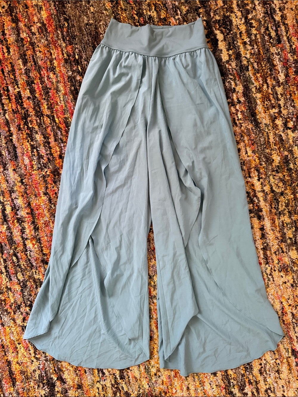 HALARA Wide Leg Flowing Pants in Light Sage Green